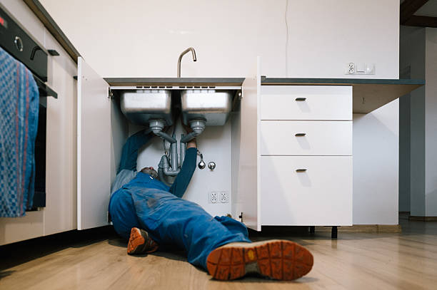 Professional Leak Detection technician working in Maypearl, TX